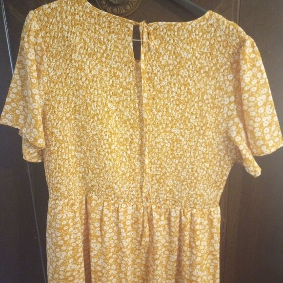 - Floral print tiered maxi dress with gathered elastic top & pleated short… - Picture 3 of 9